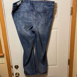 Everflex Blue Jeans 24W‎ NWT